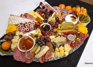 Charcuterie Board VIDEO – Cum se face un platou cu brânzeturi și mezeluri (aperitive festive)? Charcuterie Board VIDEO - Cum se face un platou cu brânzeturi și mezeluri (aperitive festive) savori urbane