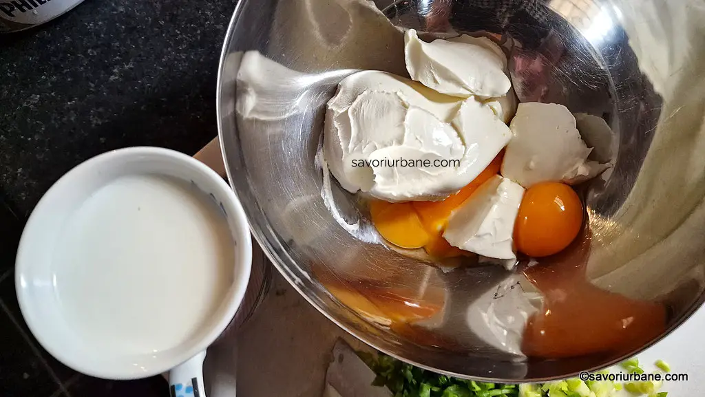 preparare crema de branza cu oua unt topit si lapte