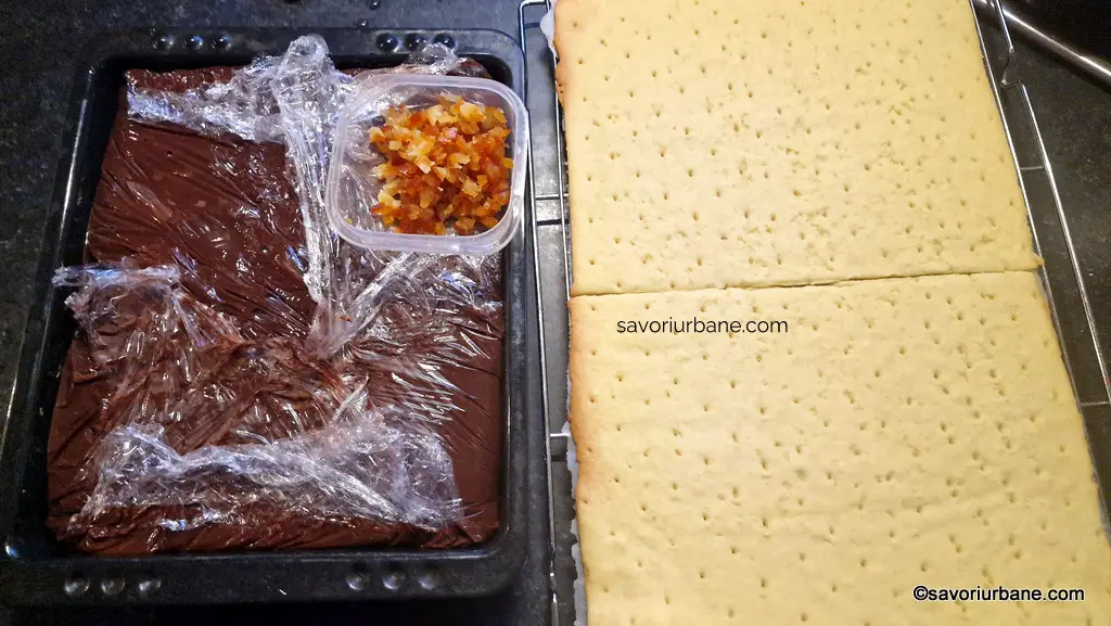 Cum se umplu foile de prăjitură cu ganaș de ciocolată