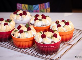 Budincă de paste cu cremă de brânză, fructe, lapte condensat și bezea – rețeta video Budincă de paste cu cremă de brânză, fructe și bezea