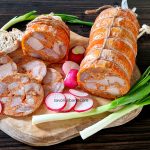 Salam de șuncă (fiert) preparat acasă, fără conservanți - rețeta de salam Victoria de casă savori urbane