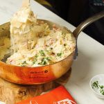 Servire paste cu șuncă și smântână - rețeta rapidă de Schinkenfleckerl cu sos cremos savori