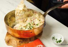 Paste cu șuncă și smântână – rețeta rapidă video de Schinkenfleckerl cu sos cremos Servire paste cu șuncă și smântână - rețeta rapidă de Schinkenfleckerl cu sos cremos savori