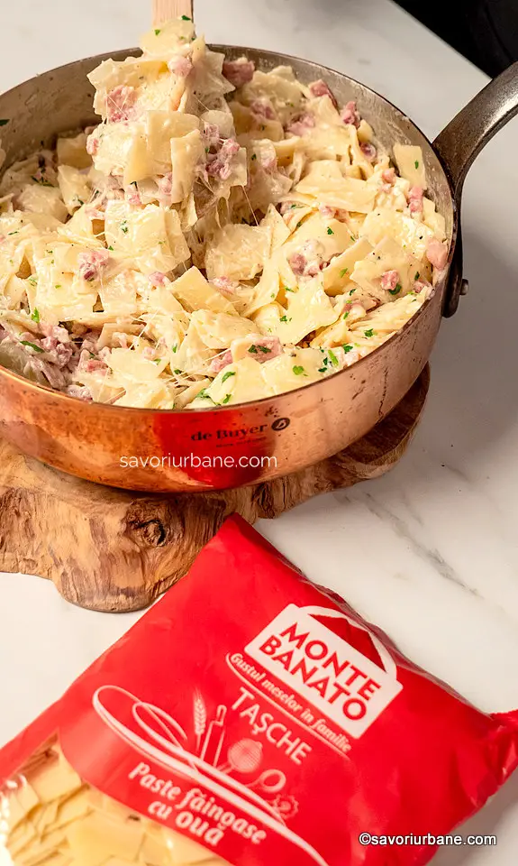 tasche monte banato paste cu ou cu sos de smantana si sunca