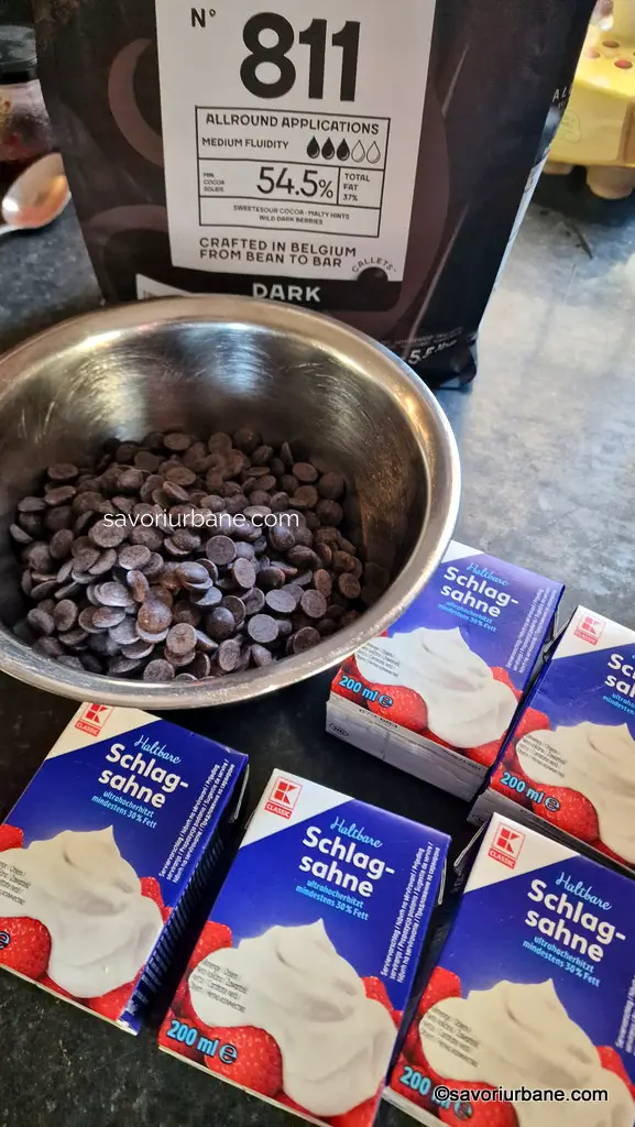 ciocolata amaruie callebaut belgiana smantana dulce naturala pentru frisca